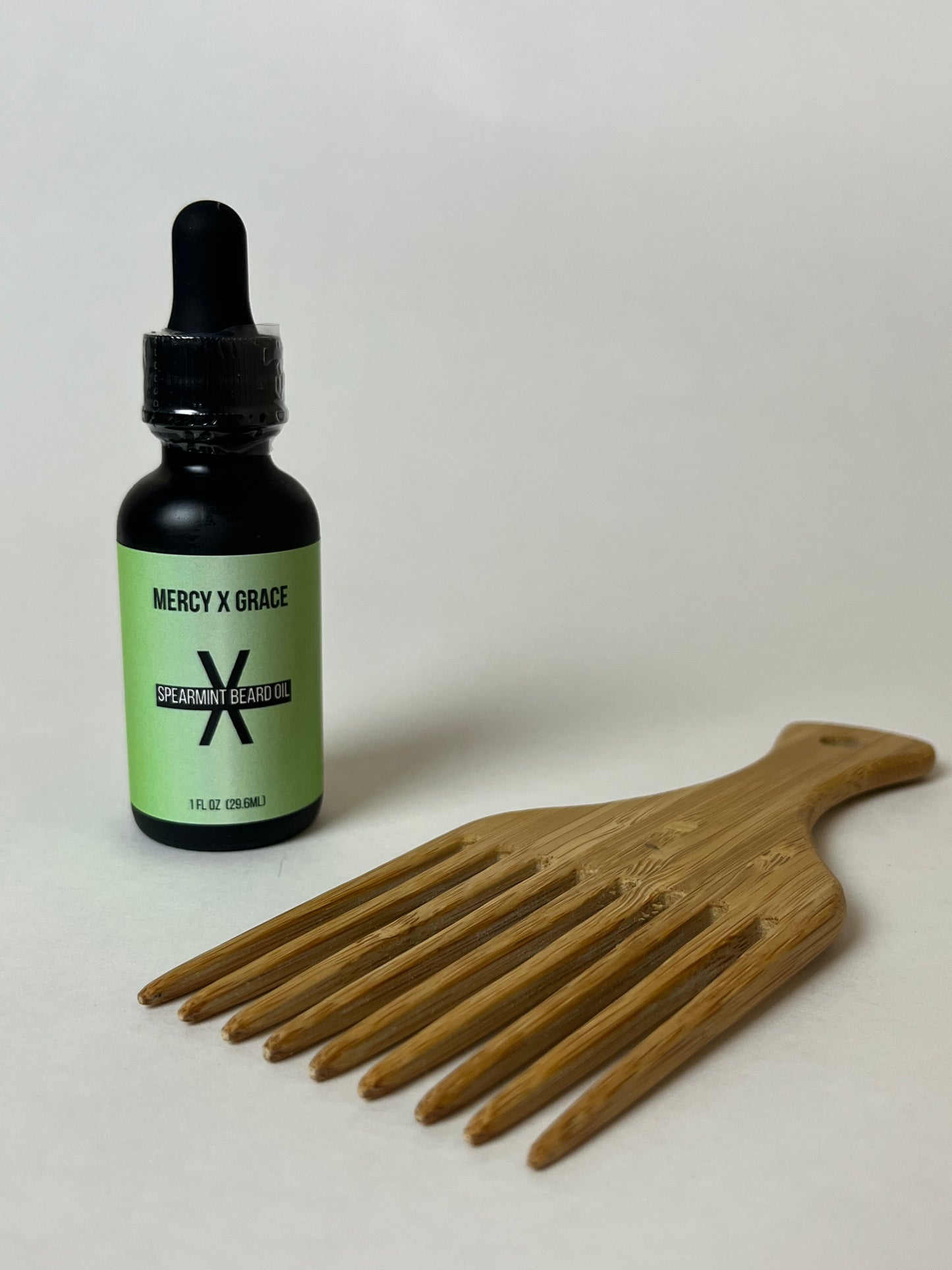 Beard & Hair oil + accessory